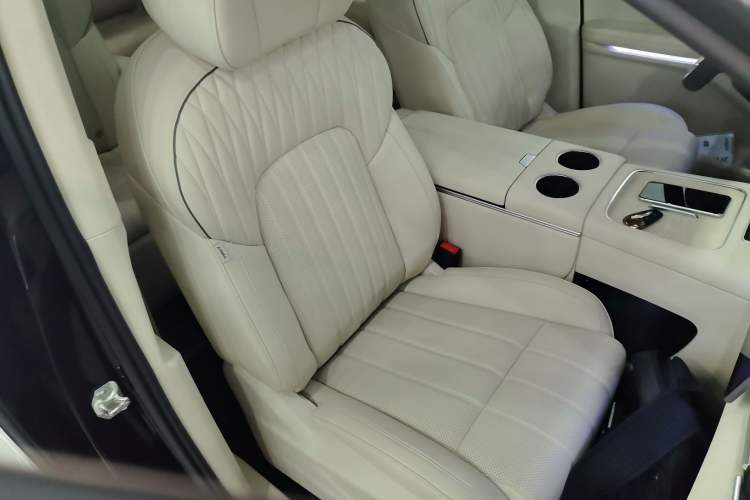 Used VOYAH Dream 2025 PHEV Four-Wheel-Drive Flagship Kunpeng Edition