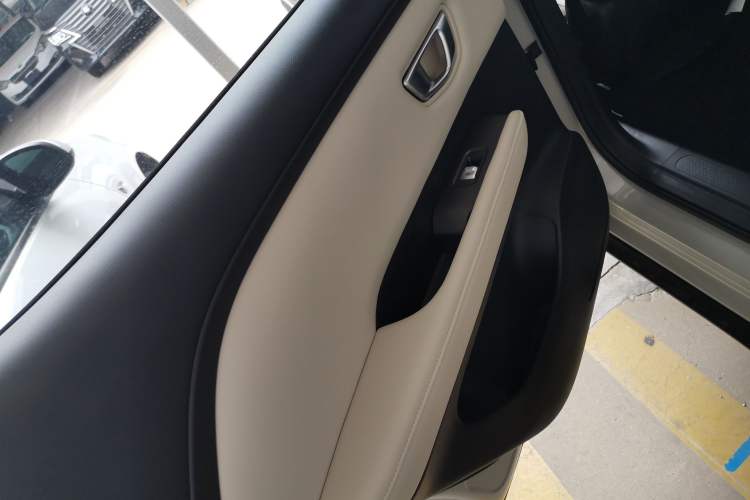 Used Wuling Bingo PLUS 2024 330 km Range Five-Seater Version