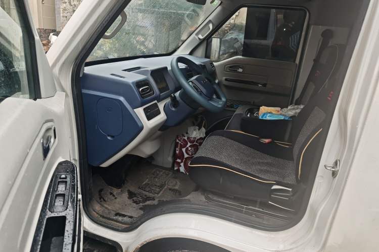 Used SRM New Energy E3L 2024 Standard 6-Seater Bus
