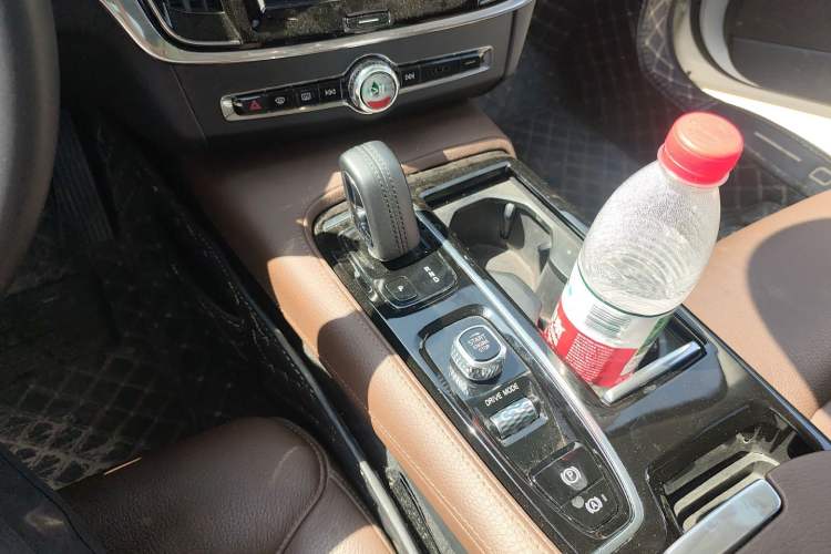 Used Volvo S90 New Energy 2020 T8 e-Drive Hybrid – Zhiyi Luxury Edition Gear Lever