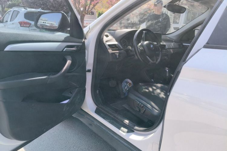 Used BMW X1 2016 sDrive18Li Premium Edition Driver Seat