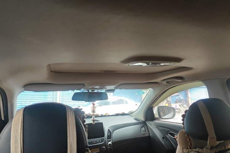 Used Hyundai ix35 2015 2.0L Automatic 2WD Smart Type China IV