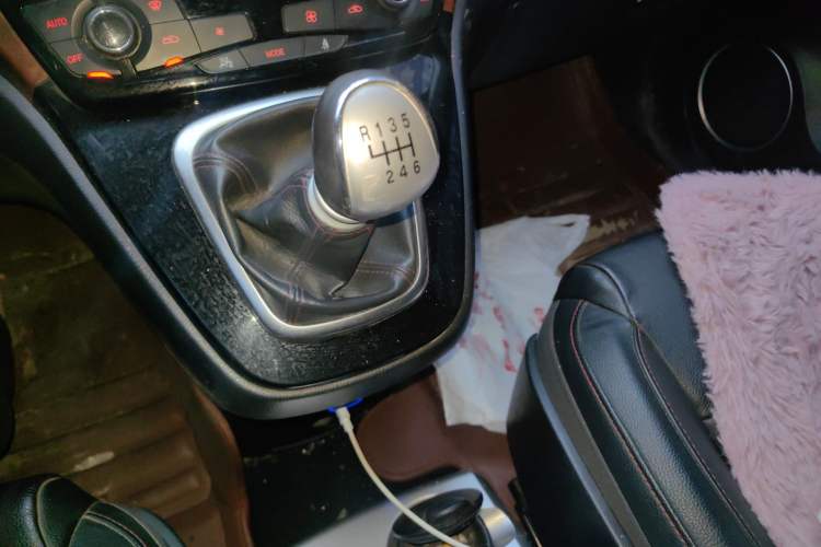 Used Haval H6 2014 Sport Version 1.5T Manual Two-Wheel Drive Elite Edition Gear Lever