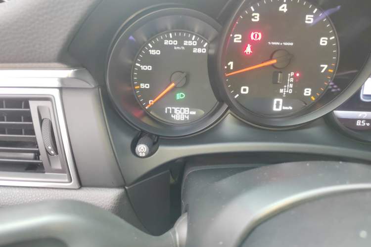 Used Porsche Macan 2017 Macan 2.0T Odometer Close Up