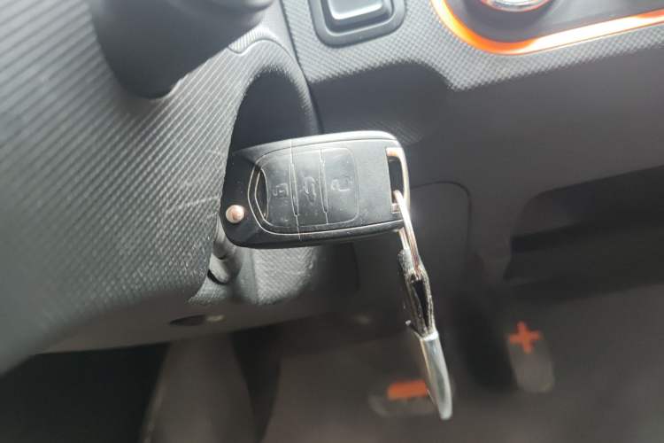 Used Wuling Hongguang MINIEV 2020 Enjoyment Model Lithium Iron Phosphate Interior 1