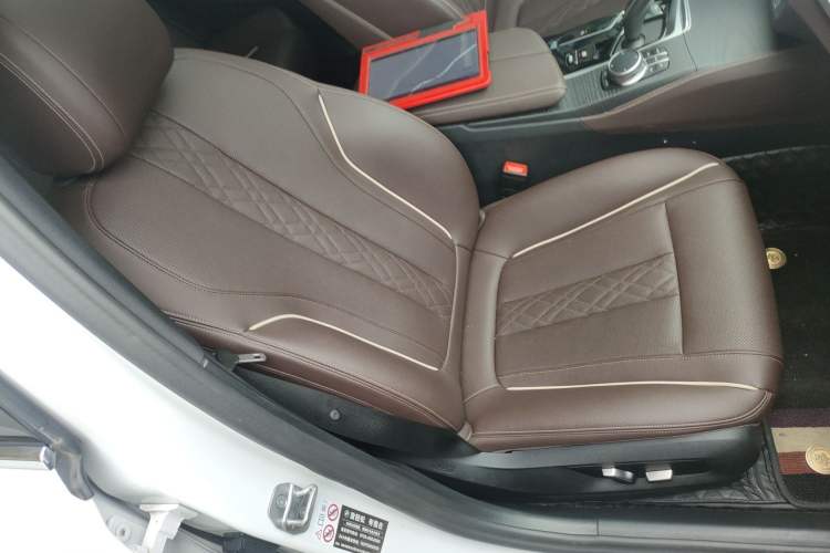 Used BMW 5 Series 2023 530Li Leading Model M Sport Package Right Front Seat