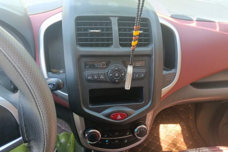 Used Changan Benni 2015 1.4L Manual Luxury Model China IV Standard
