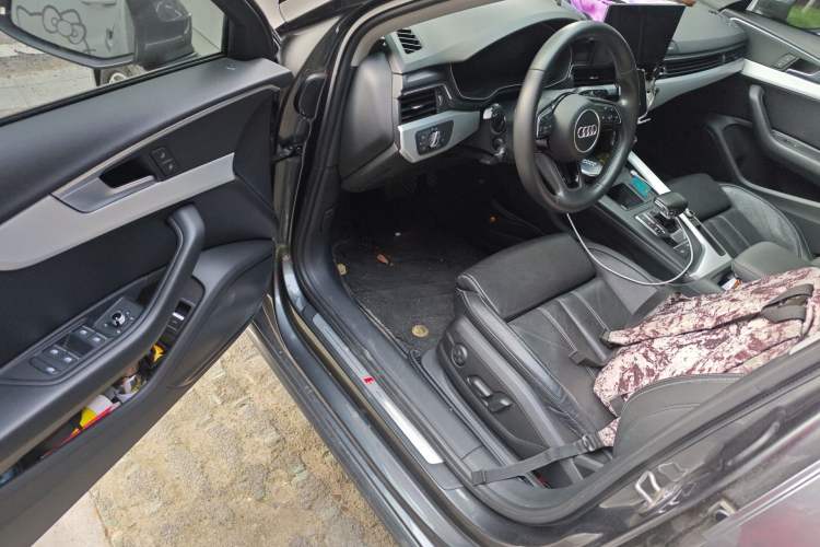 Used Audi A4L 2020 40 TFSI Luxury Dynamic Model
