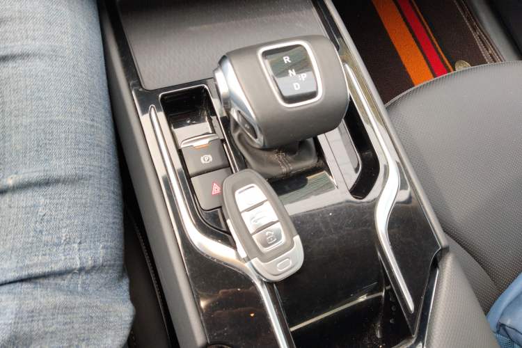 Used Hongqi E-QM5 2023 Base Travel Edition
