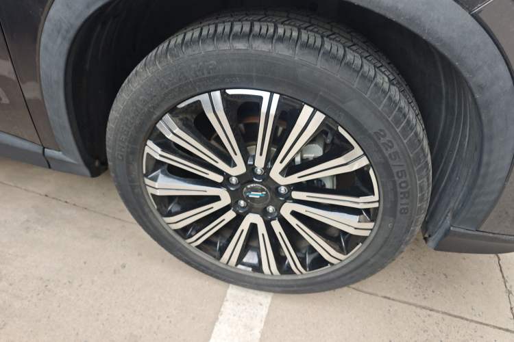 Used CHANGAN OSHAN X5 2021 1.5T DCT Prestige Edition Right Front Wheel Hub