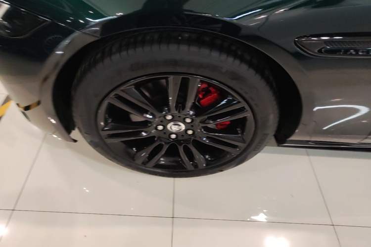 Used Jaguar XEL 2025 2.0T 250 PS R-DYNAMIC 90th Anniversary Edition Left Front Wheel Hub