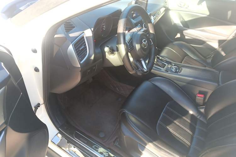 Used Mazda CX-4 2018 2.0L Automatic Two-Wheel Drive Blue Sky Dynamic Version China VI Standard
