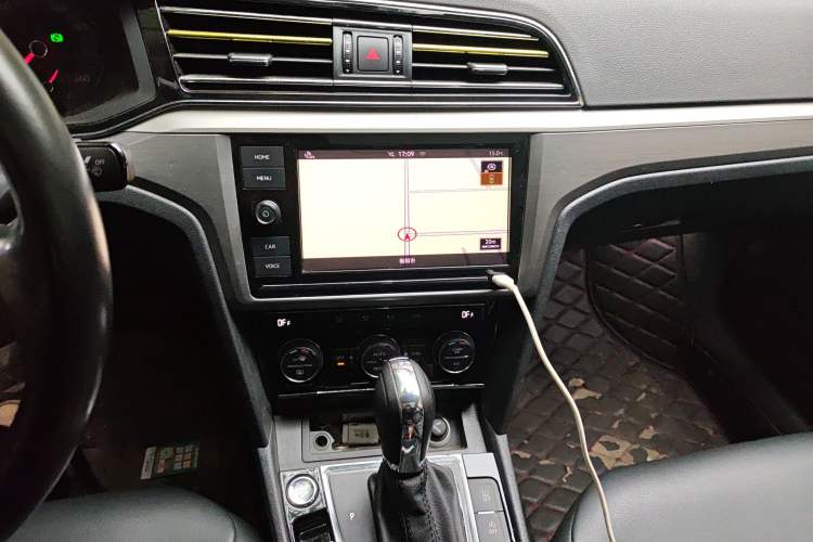 Used Volkswagen Lamando 2019 280TSI DSG Comfort Edition China VI standard
