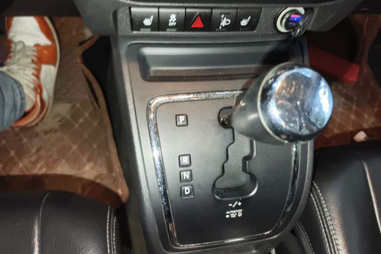 Used Jeep Compass 2012 2.4L four-wheel drive luxury navigation version
