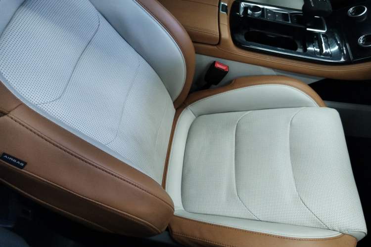 Used JETOUR X70 2021 Zhuge 1.6T DCT Kongming 7-Seater
