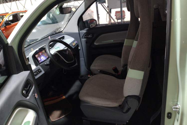 Used Wuling Hongguang MINIEV 2022 Macaron Premium Model – Lithium Iron Phosphate Left Front Seat