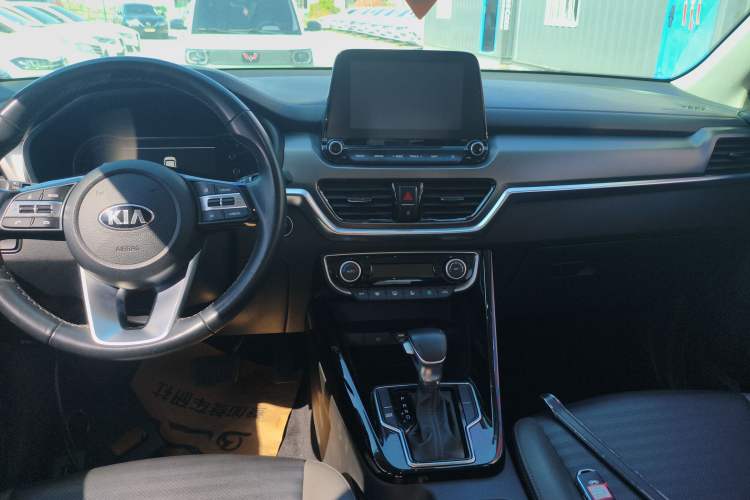 Used Kia Sportage R 2019 2.0L Automatic Smart Luxury Edition Audio And AC Panel