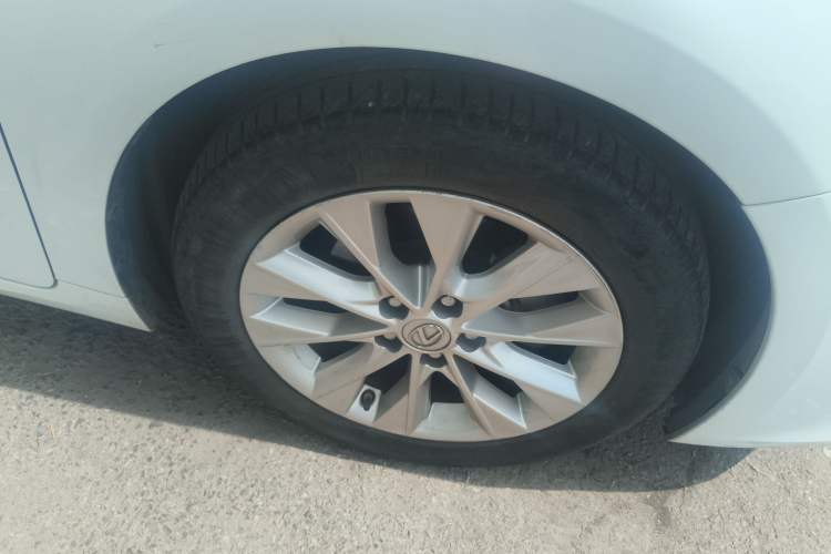 Used Lexus ES 2014 300h Elite Edition Right Front Wheel Hub