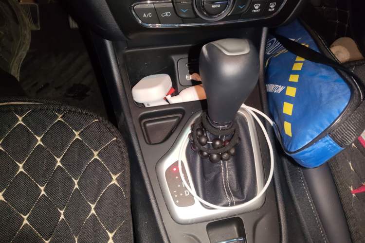 Used Jeep Cherokee 2020 2.0L Two-Wheel Drive Classic Sports Edition