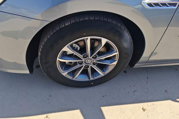 Used BYD Qin PLUS 2024 HONOR Edition DM-i 55KM Leading Model Left Front Wheel Hub