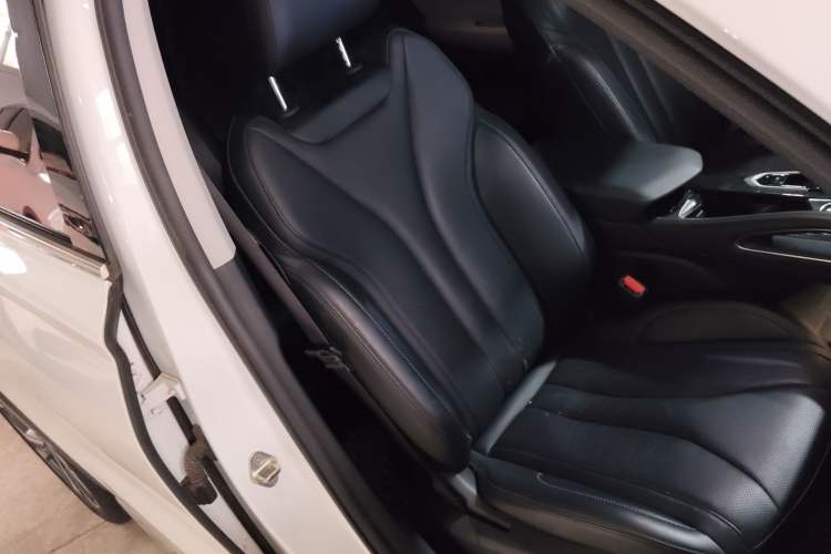 Used Geely Auto Monjaro L 2023 2.0TD High-Power Automatic Two-Wheel Drive Flagship Version Right Front Seat