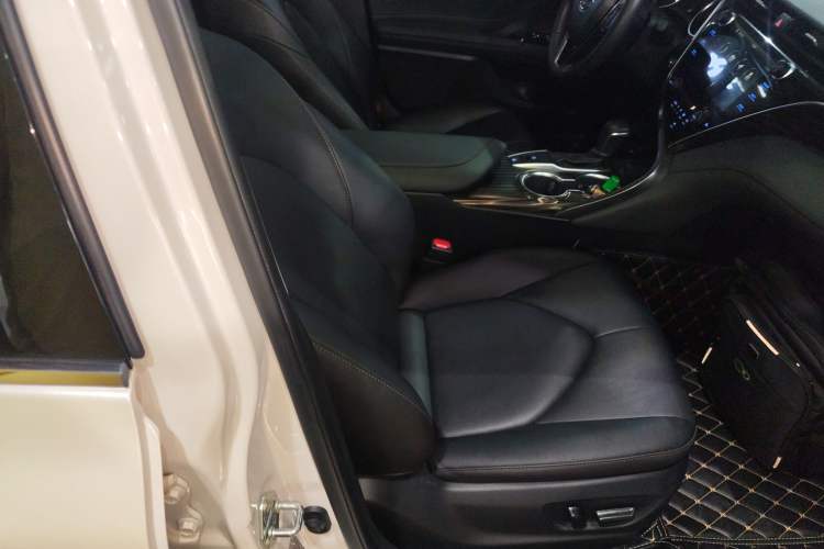 Used Toyota Camry 2019 Revised Version 2.0G Luxury Edition
