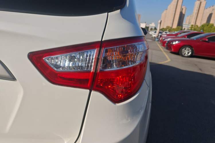 Used CHANGAN CS35 2012 1.6L Automatic Luxury Version China IV Standard

