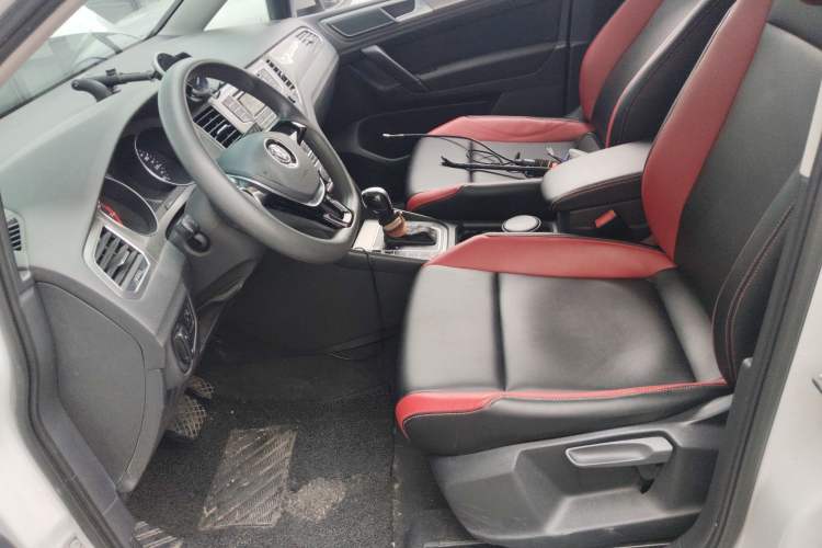 Used Volkswagen Golf Sportsvan 2016 1.6L Automatic Comfort Model Left Front Seat