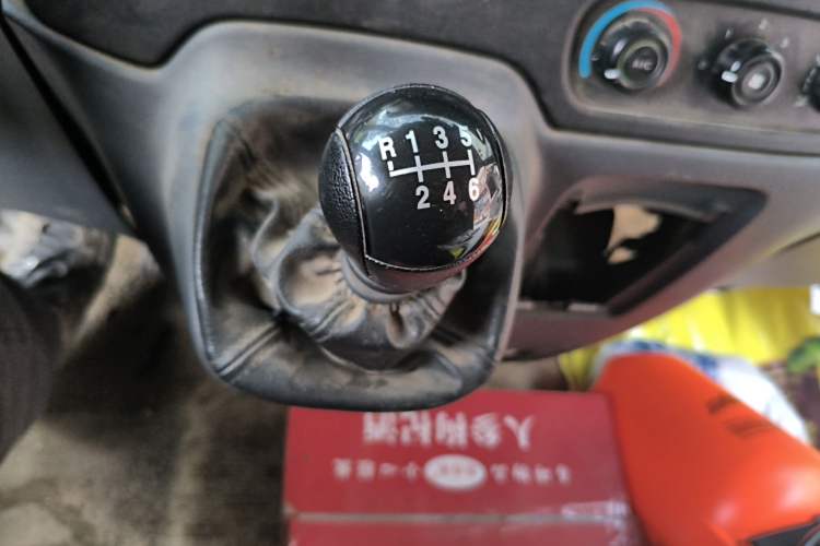 Used Ford Transit Custom 2016 2.2T Long-Wheelbase 6/7-Seater Mid-Roof Multi-Purpose Vehicle Gear Lever