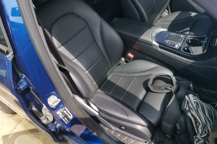 Used Mercedes-Benz GLC Coupe 2020 GLC 260 4MATIC Coupe SUV Right Front Seat