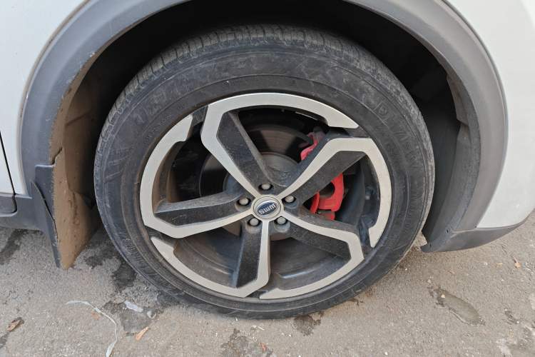 Used SWM X7 2017 1.5T Automatic Smart Enjoyment Version 7 Seats Right Front Wheel Hub