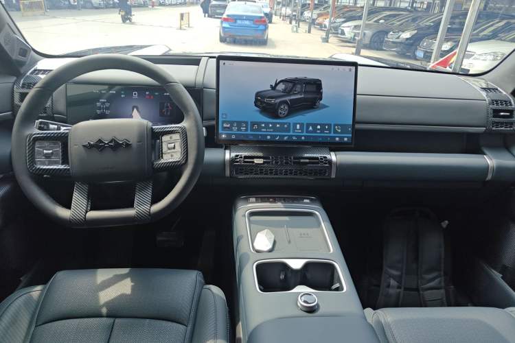 Used Formula Leopard Tai 7 2025 Model 200 km Two-Wheel Drive Max Edition Center Console