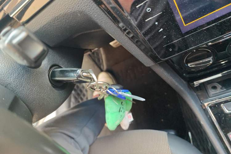 Used Volkswagen C-TREK 2017 230TSI DSG Comfort Version
