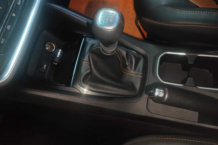 Used Wuling Hongguang S3 2018 1.5L Manual Luxury Model China V Standard
