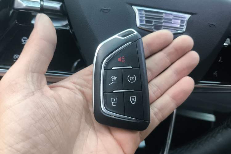 Used Cadillac LYRIQ 2022 Rear-Drive Long-Range Luxury Edition