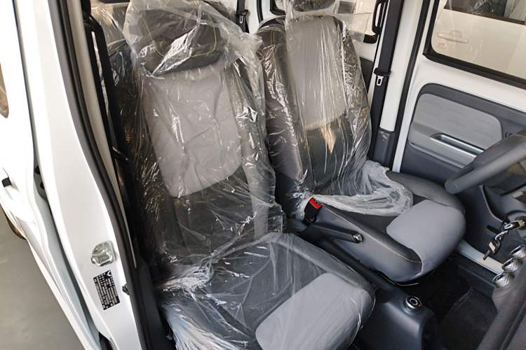 Used Wuling Zhiguang New Energy 2025 Model 305km Ambitious Edition