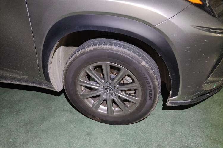 Used Lexus NX 2020 200 Front-Wheel Drive Vmotion Edition China VI Standard Right Front Wheel Hub