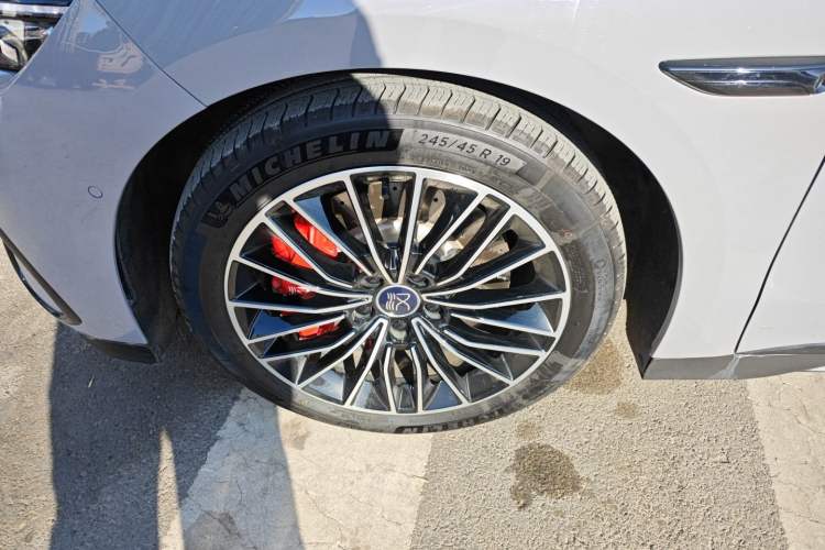 Used BYD Han 2025 EV Intelligent Driving Edition 701KM LiDAR Flagship Model
