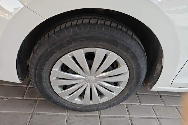 Used Volkswagen Santana 2021 1.5L Automatic Fashion Edition Left Front Wheel Hub