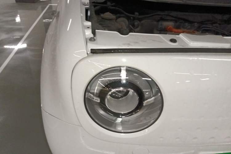 Used ORA Black Cat 2021 301 km Basic Version Right Front Headlight