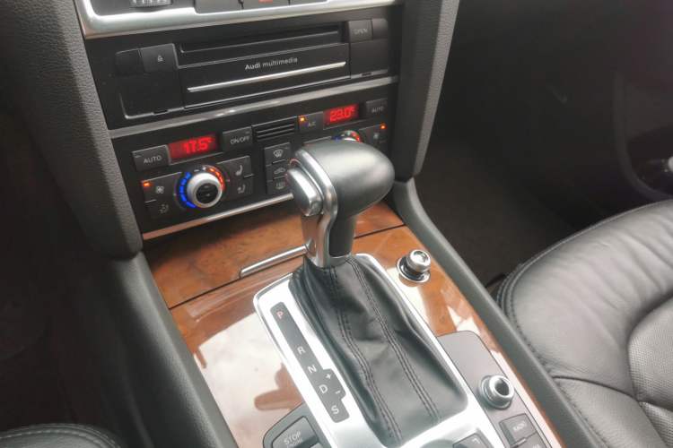 Used Audi Q7 2014 35 TFSI Sport Edition Gear Lever
