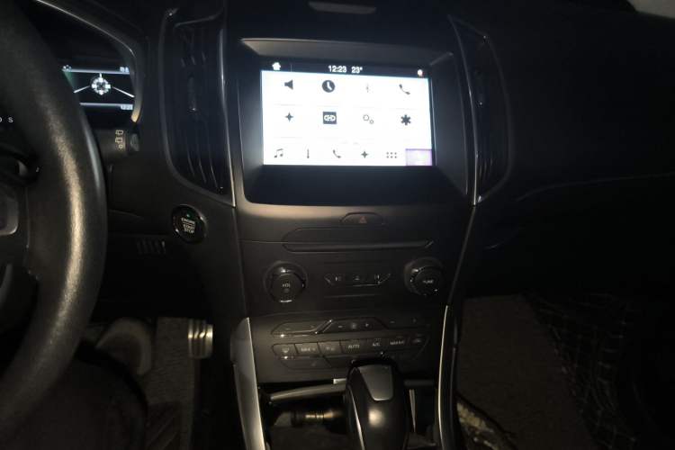 Used Ford Edge 2016 EcoBoost 245 Four-Wheel Drive Titanium Edition 7-Seater Audio And AC Panel