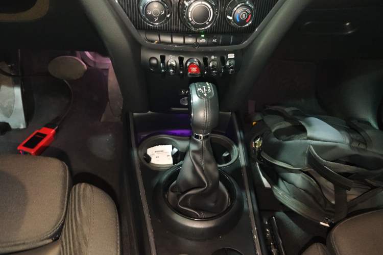 Used MINI Countryman 2018 1.5T COOPER Artist
