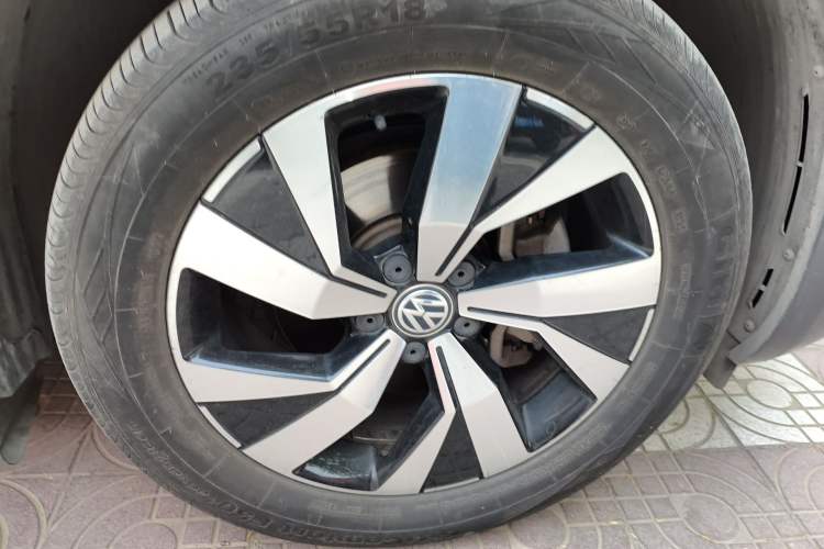 Used Volkswagen Tayron 2019 330TSI Two-Wheel-Drive Luxury Version China V Emission Standard