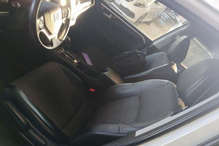 Used Honda Jade 2017 1.8L automatic Comfort version 5 seats
