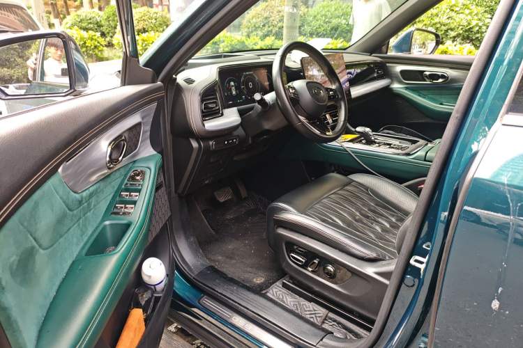 Used GAC Trumpchi GS8 2022 Double-Energy Series 2.0TM Two-Wheel Drive Prestige Edition (6 Seats) Driver Seat