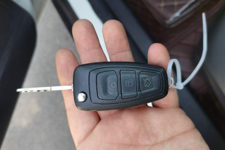 Used Ford Focus 2017 Sedan 1.6L Automatic Fashion Edition Smart Drive Version
