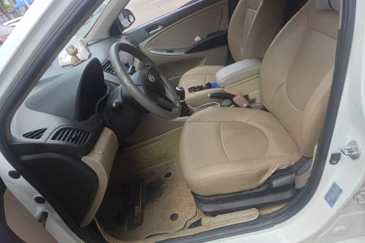 Used Hyundai Verna (older generation) 2014 1.4L Manual Smart GLS Trim
