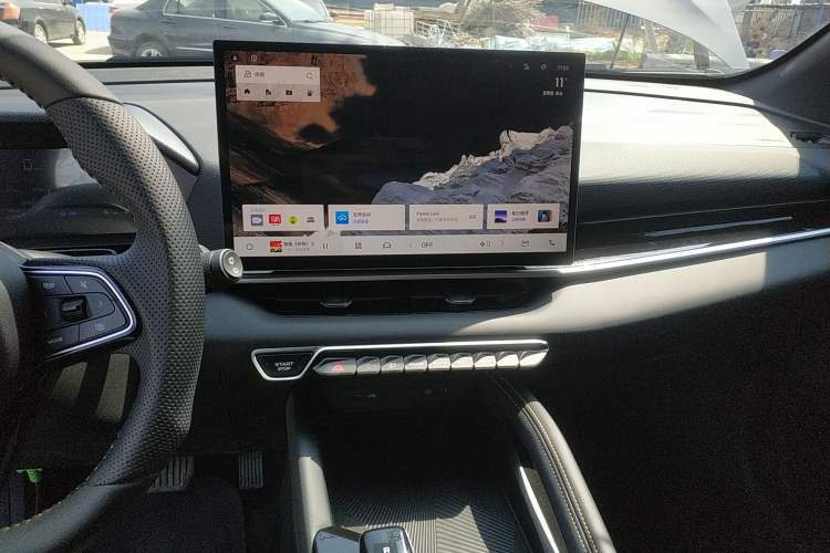 Used Geely Auto Coolray 2025 Bin Yue L 1.5TD DCT Star Diamond
