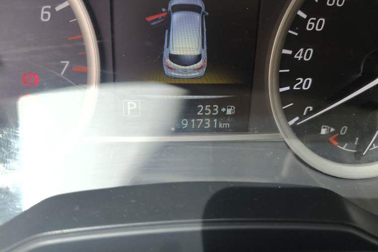 Used Nissan Tiida 2016 1.6L CVT Smart Drive Edition Odometer Close Up